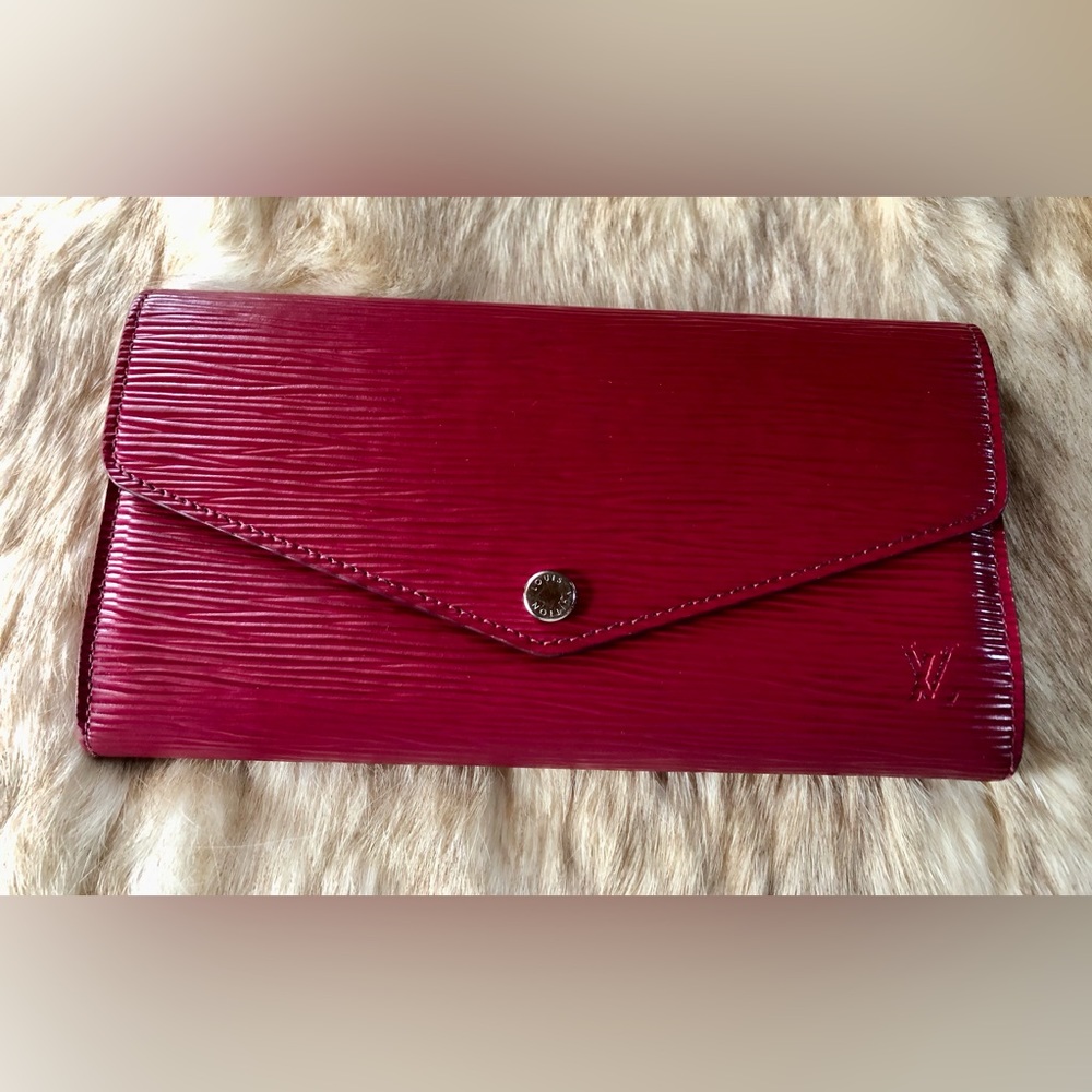 Louis Vuitton Epi Portefeuille Sarah Wallet